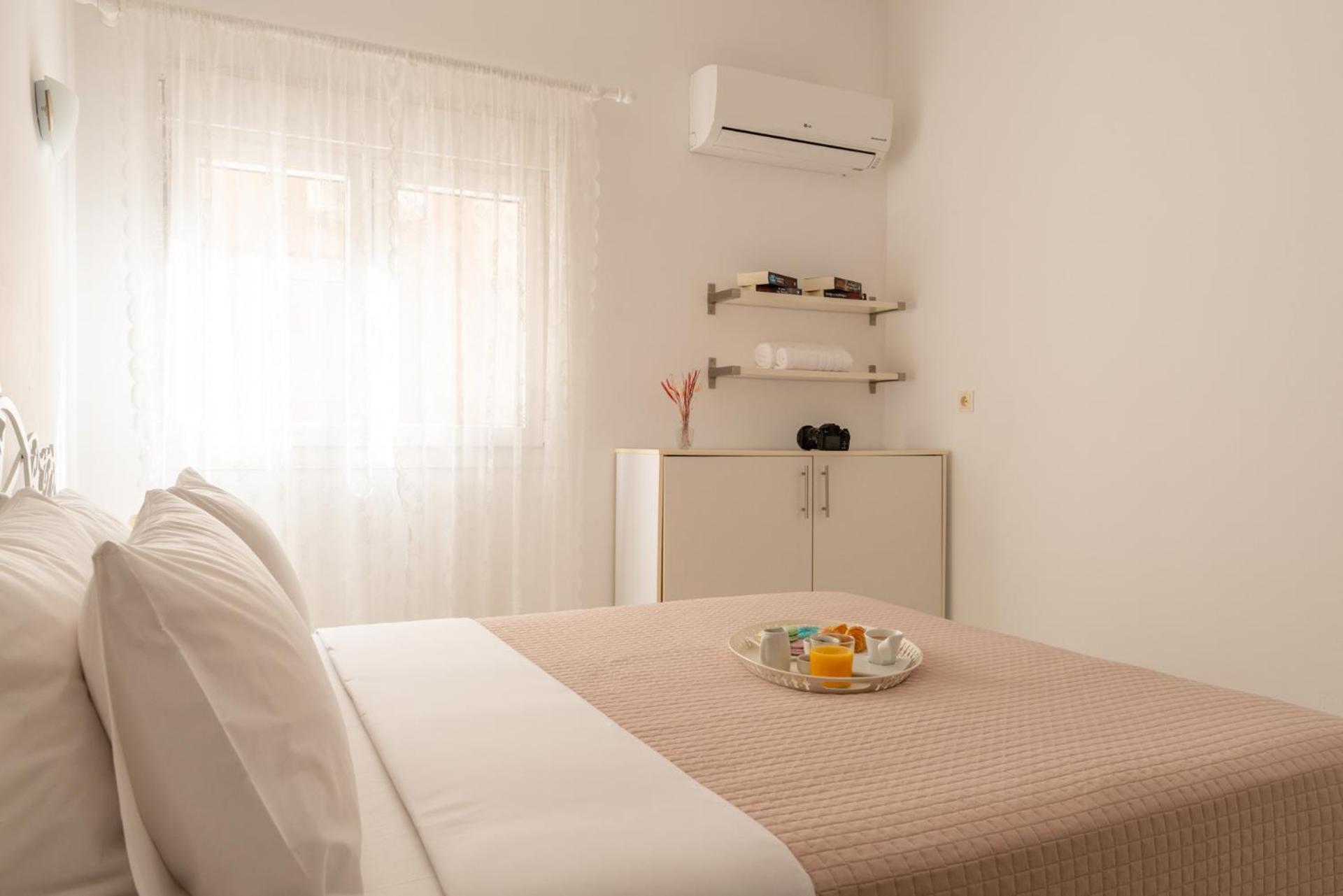 Elio A 1Bdr Apt With Garden 1 Min From The Beach By Hospi Iraklio Exteriér fotografie