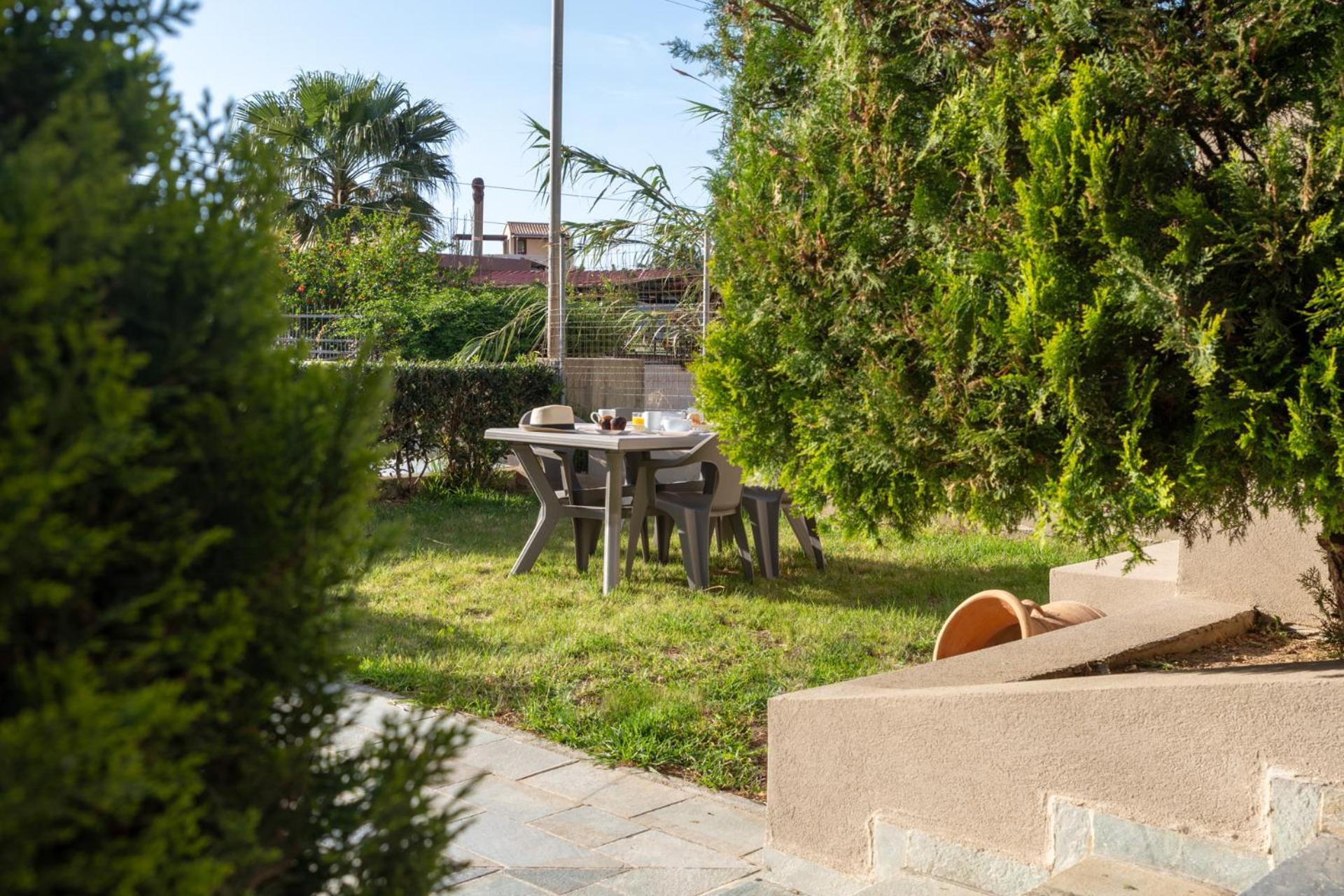 Elio A 1Bdr Apt With Garden 1 Min From The Beach By Hospi Iraklio Exteriér fotografie